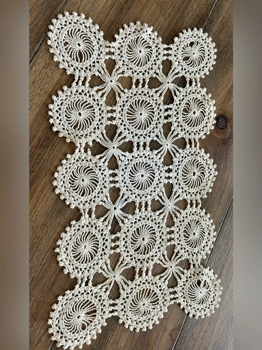 Vintage Doilies~Off white~set of three